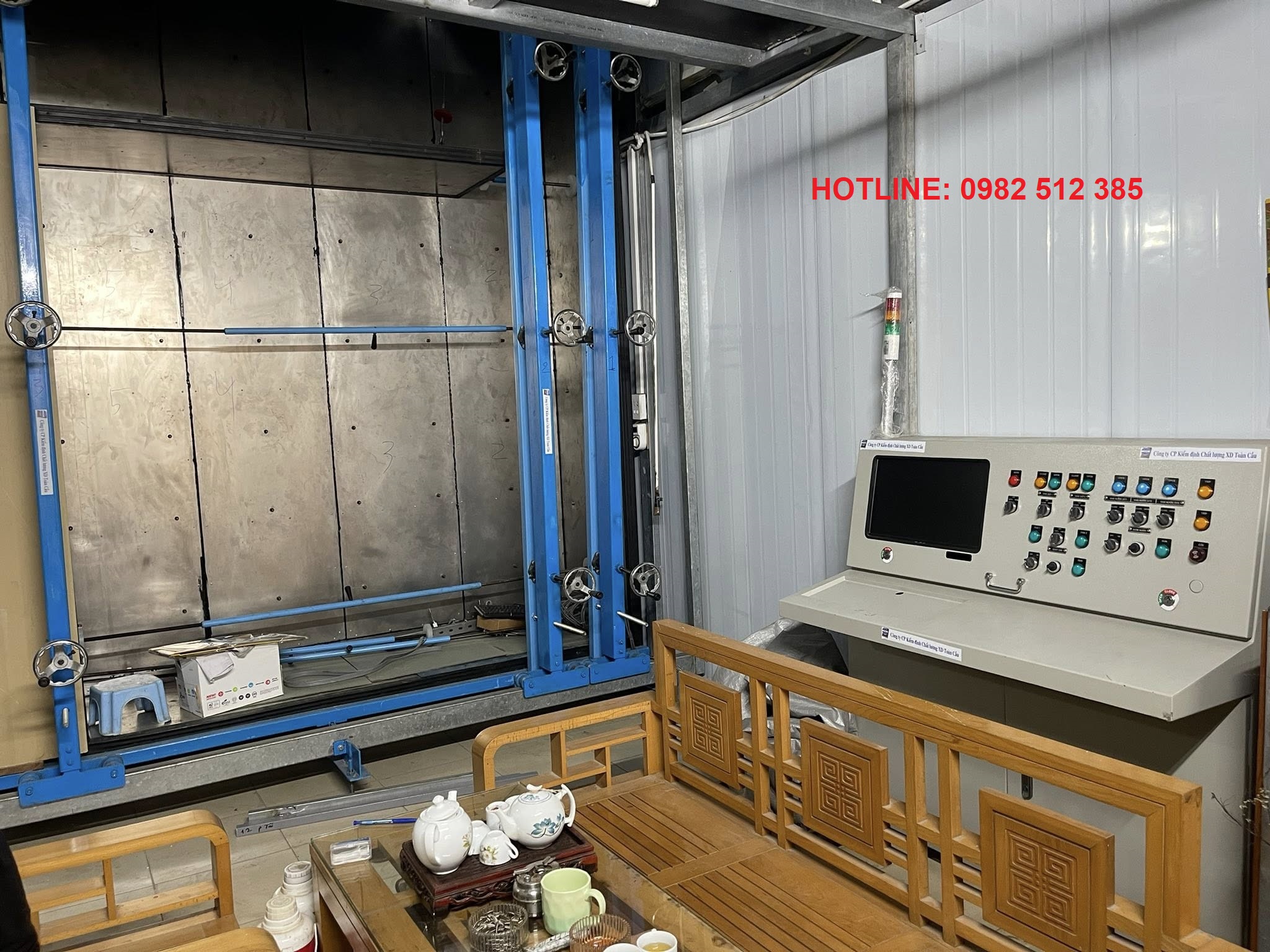 Thiết bị thí nghiệm cửa